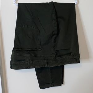 Plus size dark green pant.
